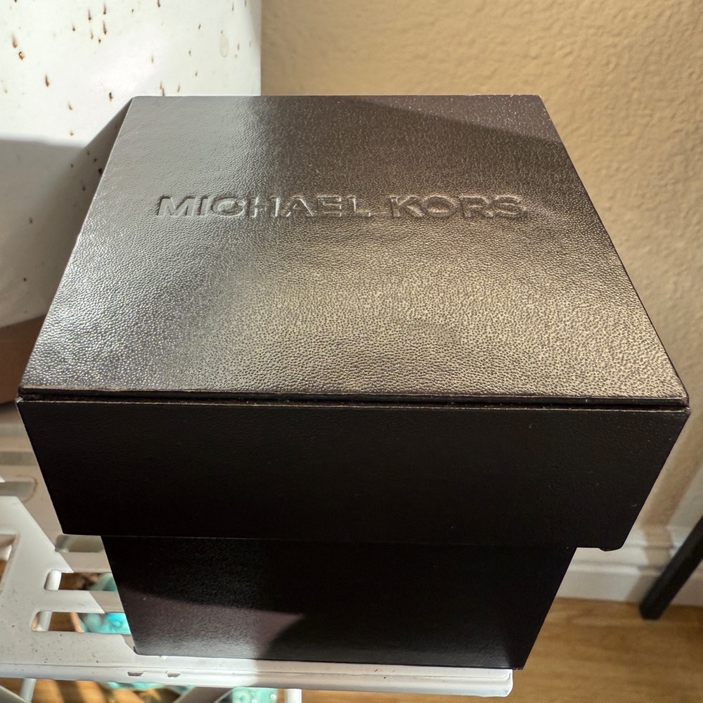 Michael Kors Brown Watch Box - Picture 14 of 16